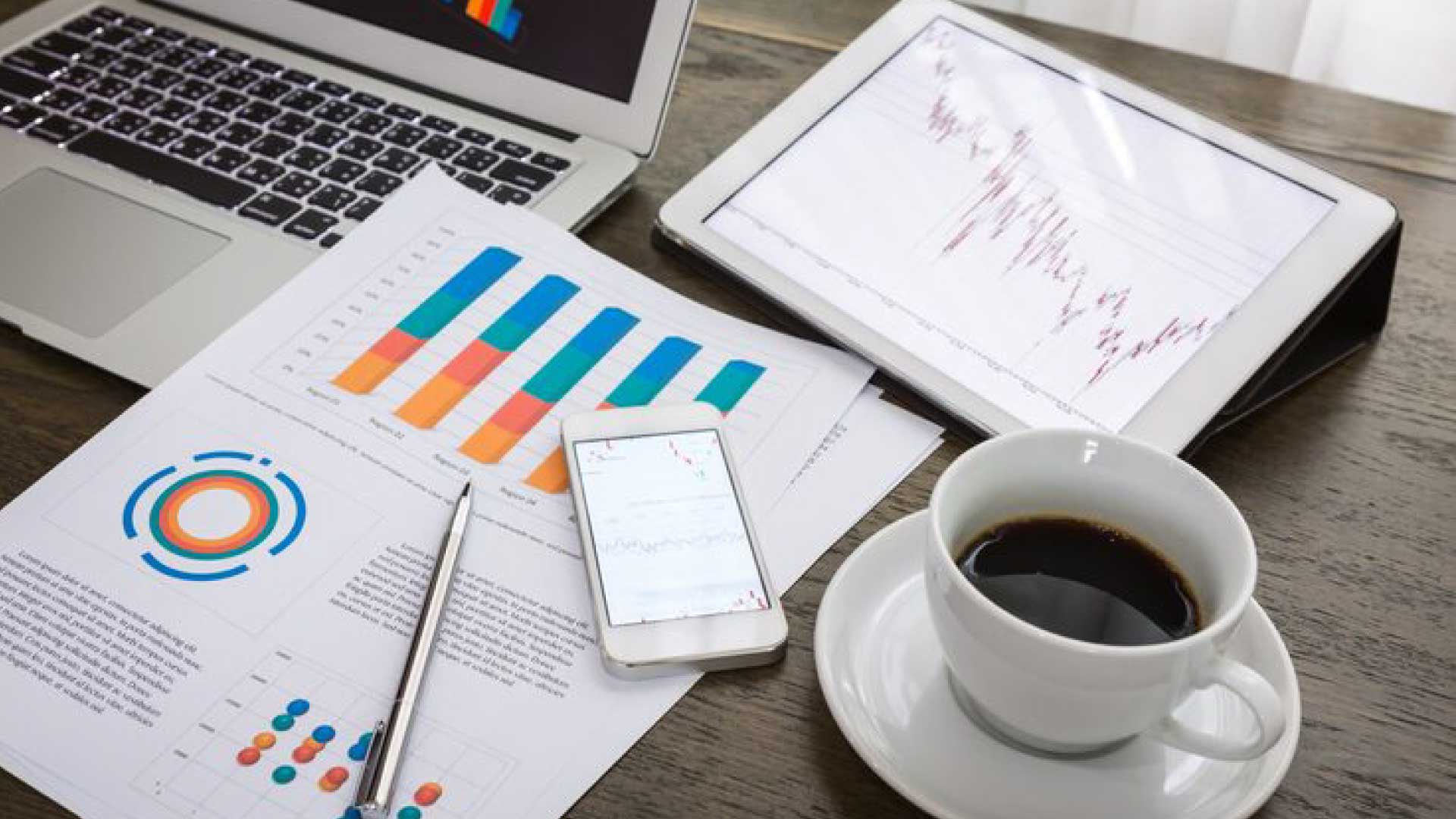 What is financial analysis